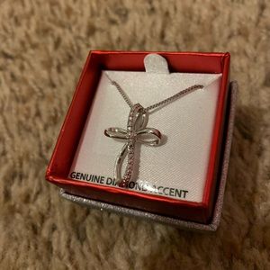 NWOT Diamond Accent Cross Necklace 18in chain
